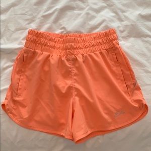 Ever Forward Shorts - Orange
